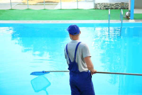 pool cleaning the woodlands